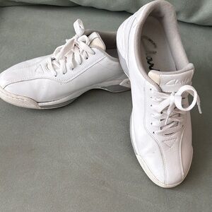 Clarks Women's White Leather Athletic Lace-Up Sneakers